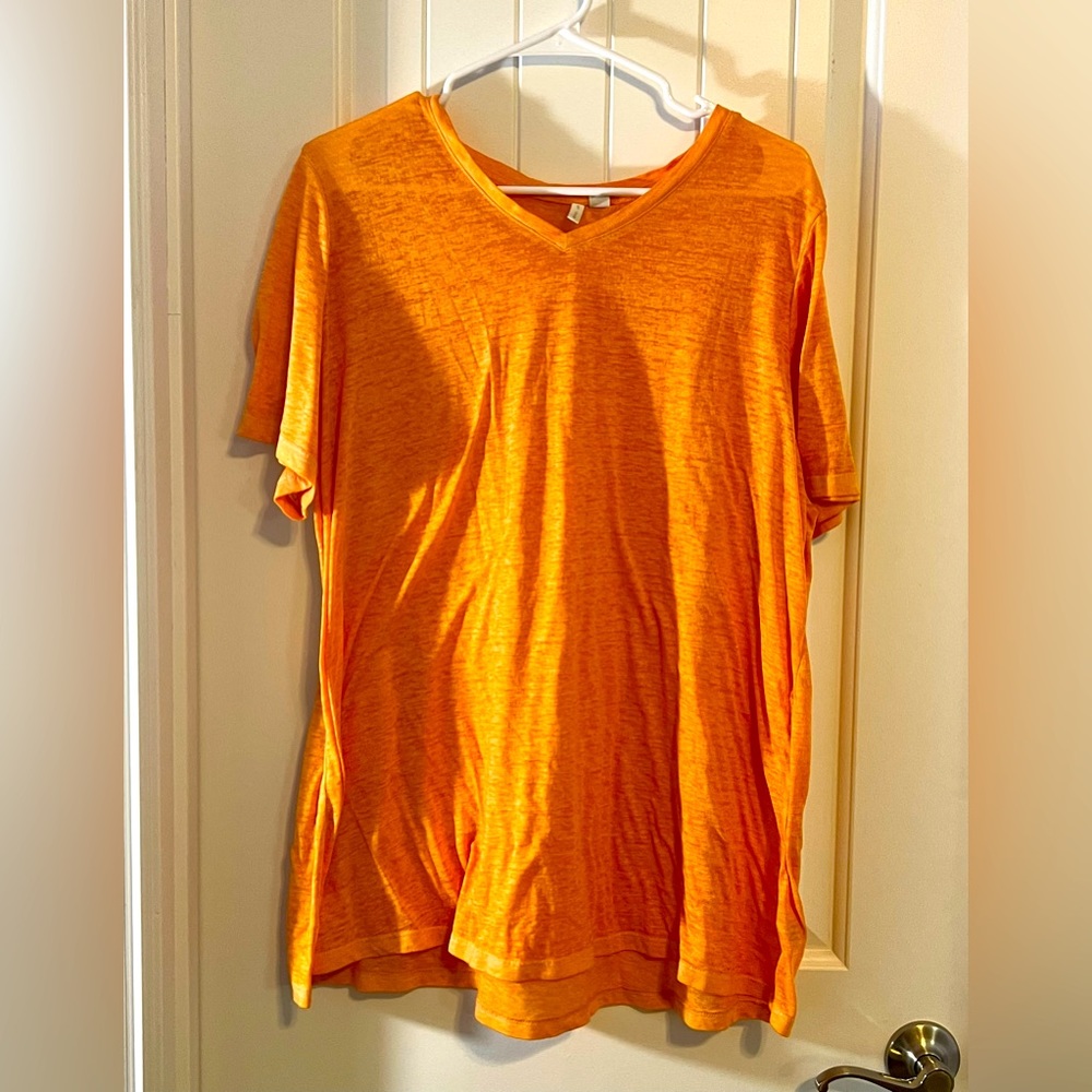 Bright organize t shirt